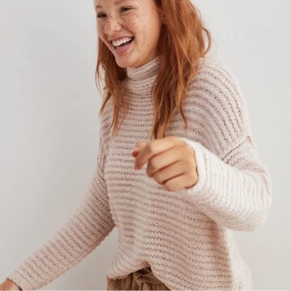 aerie babe chenille turtleneck size medium soft satin tan oatmeal